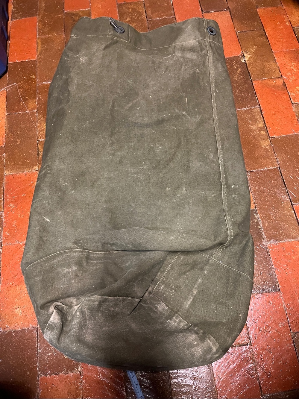 vintage US Army duffel bag 31” long x 21” wide 3048 - Picture 6 of 8